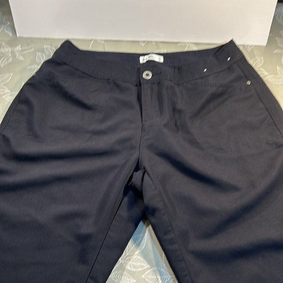 Ladies North Reflection Capris. - Picture 2 of 6